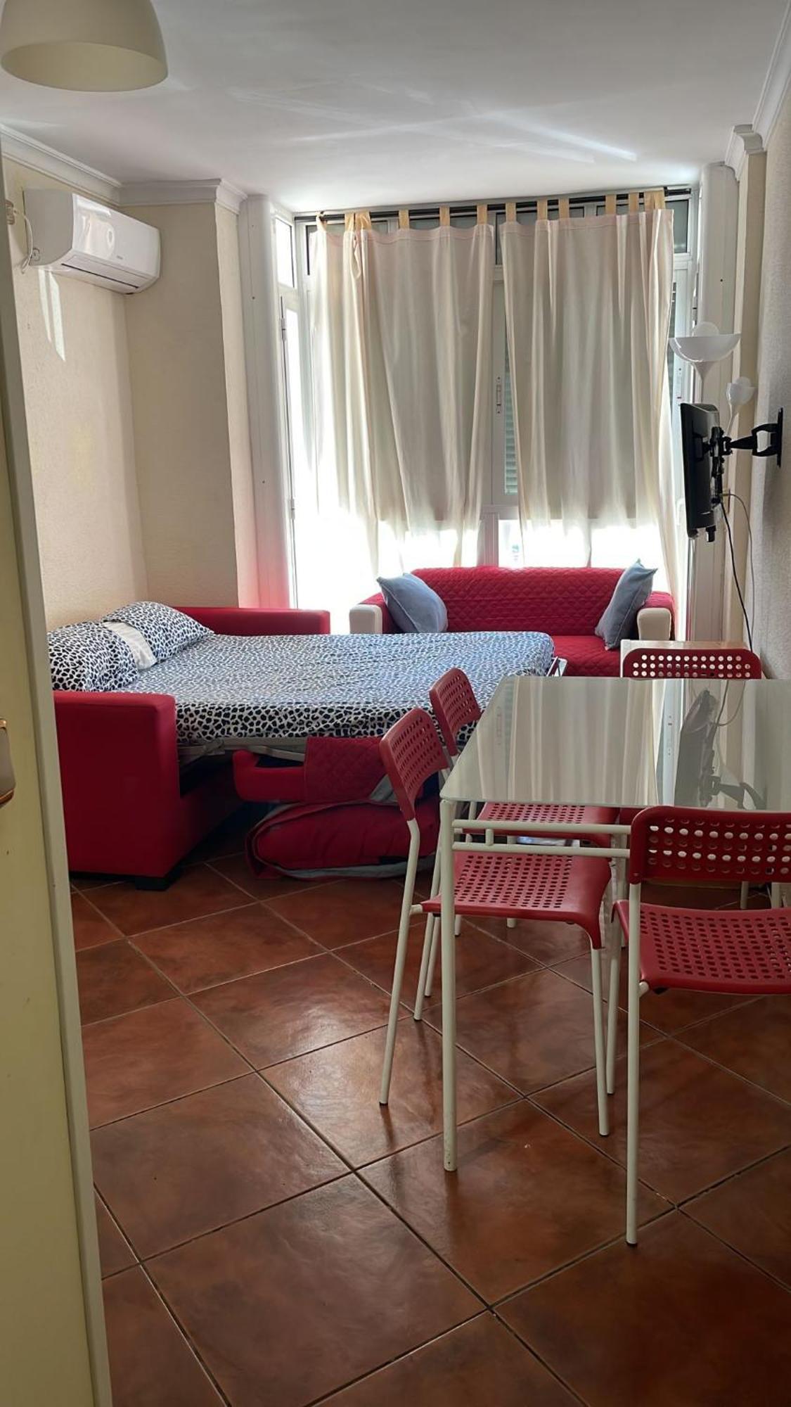 Apartamentos Vialia Sol Y Playa Malaga Exterior photo